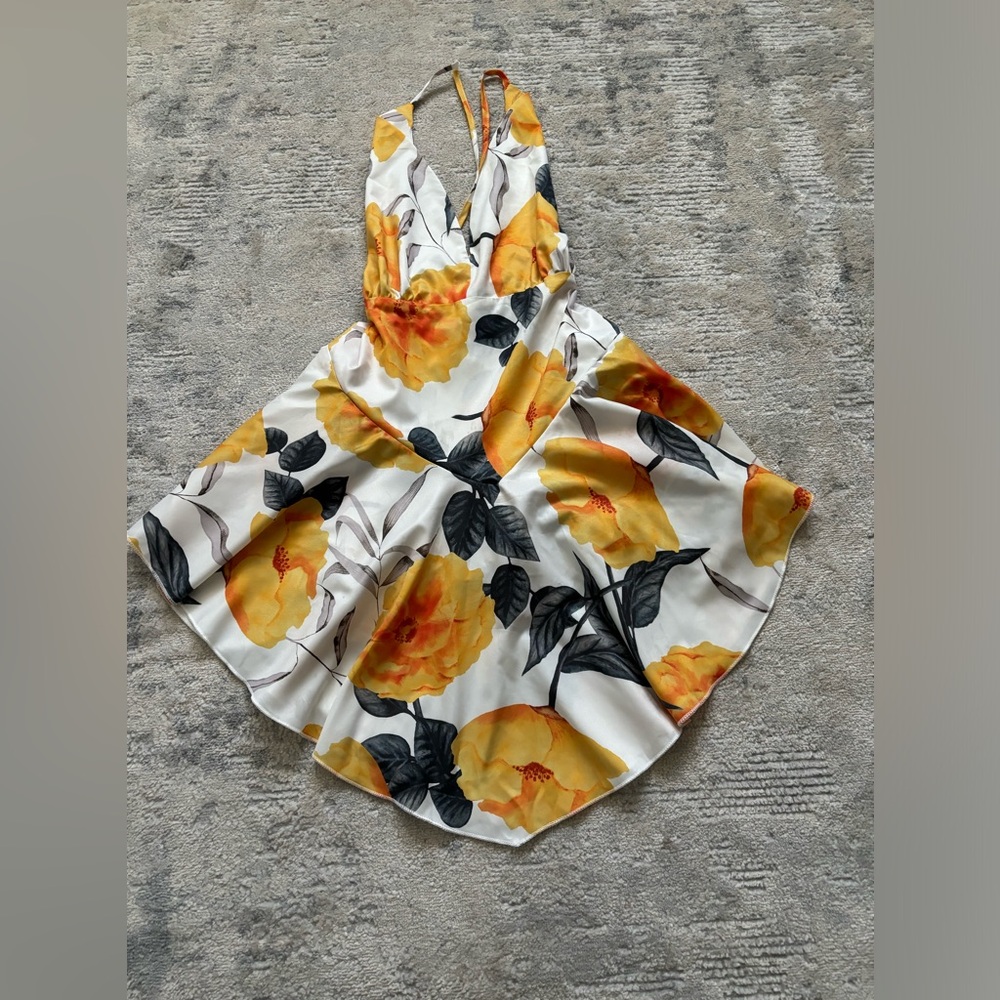 CHICME Floral Sleeveless V-neck Romper White & Yellow Size L